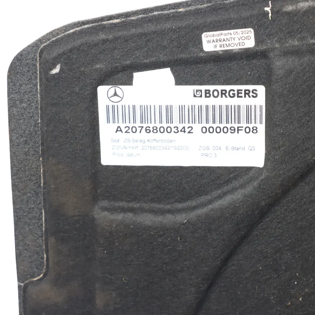Panel De Alfombra Para El Piso Del Maletero Trasero para Mercedes C207 con número de pieza A2076800342 Mercedes C207 Panel De Alfombra Para El Piso Del Maletero Trasero - SKU A2076800342 - Número de pieza A2076800342