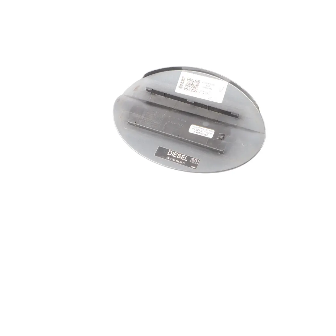 Sportello Tappo Carburante Grigio Selce 368 per Mercedes CLS C219 con numero di parte A2197570106 Mercedes CLS C219 Sportello Tappo Carburante Grigio Selce 368 - SKU A2197570106-FLG - Numero di parte A2197570106