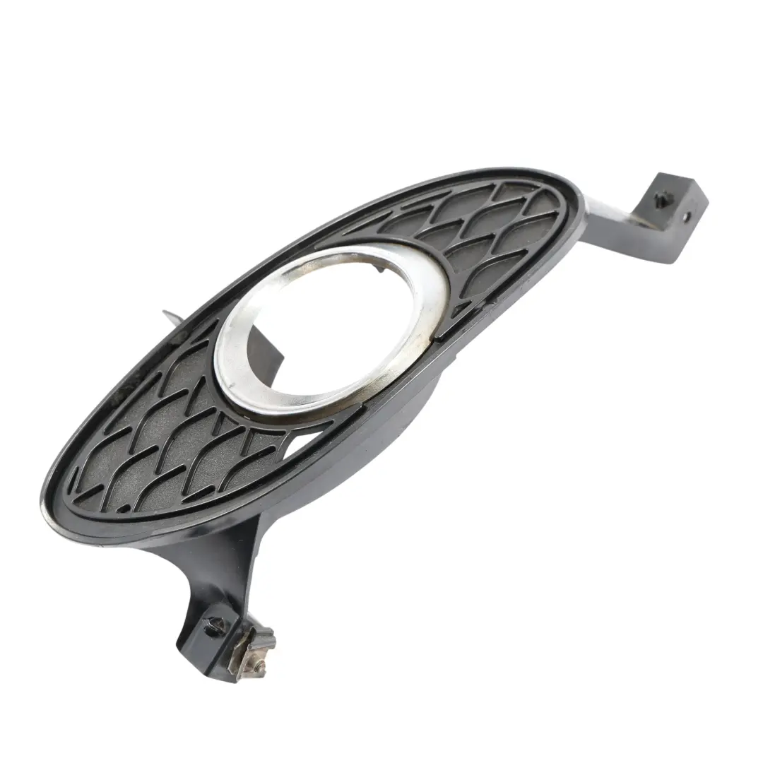 Osłona Ramka Światła Przeciwmgielnego Prawy Przód do Mercedes C219 o numerze A2198850623 Mercedes C219 Osłona Ramka Światła Przeciwmgielnego Prawy Przód - SKU A2198850623 - Numer Części A2198850623