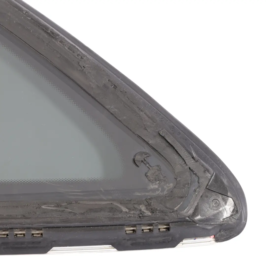 SUV Fenêtre latérale fixe arrière droite teintée AS3 pour Mercedes H243 à propos du numéro de pièce A2476706001 Mercedes H243 SUV Fenêtre latérale fixe arrière droite teintée AS3 - SKU A2476706001 - Numéro de pièce A2476706001