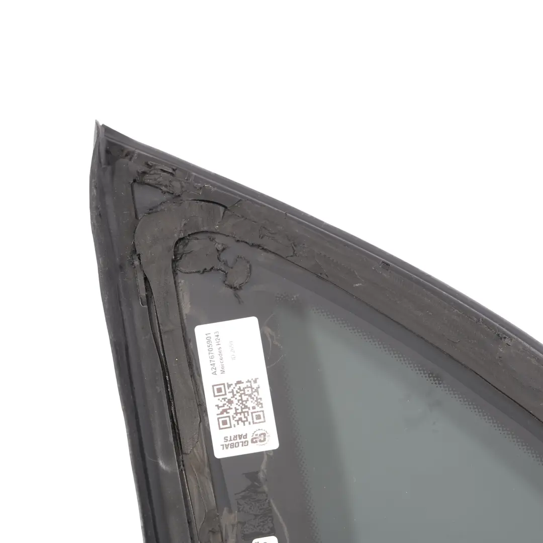 SUV Fenêtre latérale fixe arrière droite teintée AS3 pour Mercedes H243 à propos du numéro de pièce A2476706001 Mercedes H243 SUV Fenêtre latérale fixe arrière droite teintée AS3 - SKU A2476706001 - Numéro de pièce A2476706001
