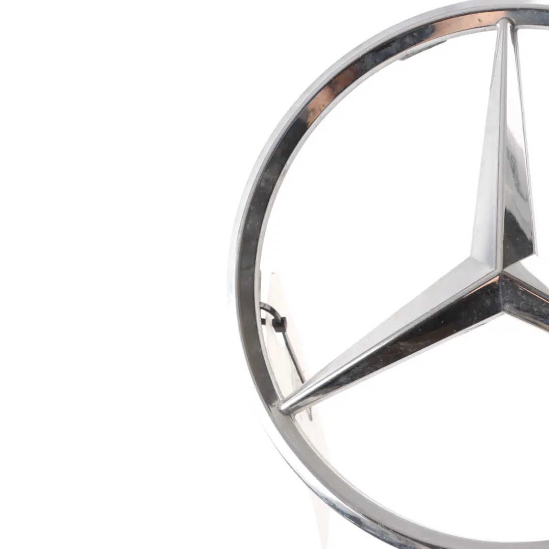 Emblemat Logo Gwiazda Na Grill do Mercedes W164 W251 o numerze A2518880086 Mercedes W164 W251 Emblemat Logo Gwiazda Na Grill - SKU A2518880086 - Numer Części A2518880086