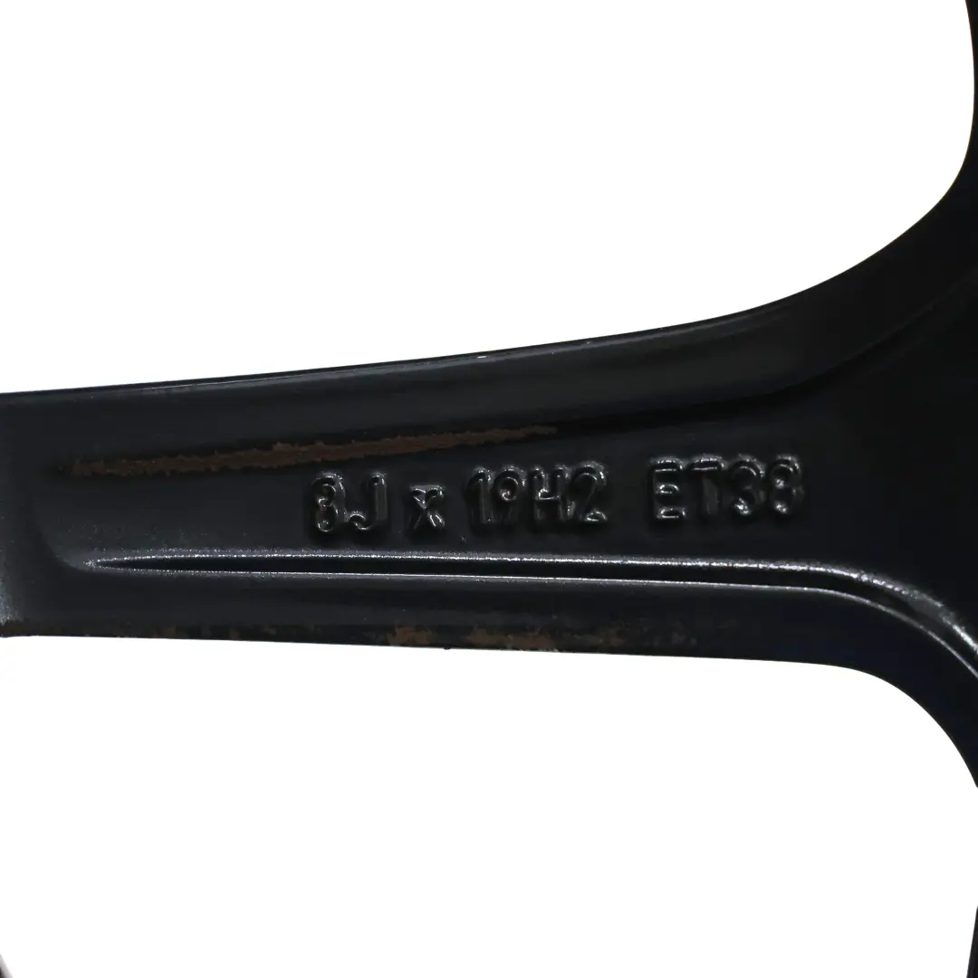 Czarna Alufelga Felga 19" 8J ET:38 do Mercedes GLC X253 C253 AMG o numerze A2534011800 Mercedes GLC X253 C253 AMG Czarna Alufelga Felga 19" 8J ET:38 - SKU A2534011800-5 - Numer Części A2534011800
