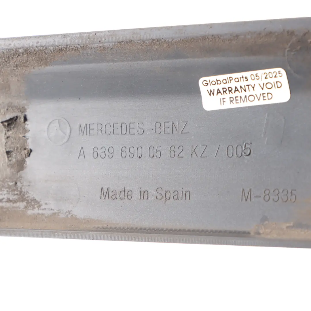 Door Front Right O/S Moulding Cover Trim Carbon Black - 040 to Mercedes W639 with Part number A6396900562 Mercedes W639 Door Front Right O/S Moulding Cover Trim Carbon Black - 040 - SKU A6396900562-CBL - Part number A6396900562