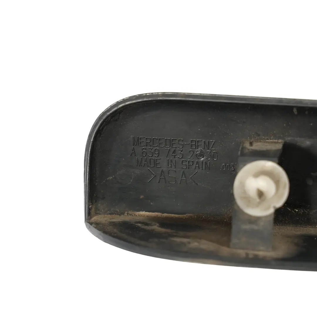 Listwa Bagażnika Czarna do Mercedes W639 o numerze A6397432630 Mercedes W639 Listwa Bagażnika Czarna - SKU A6397432630-1 - Numer Części A6397432630
