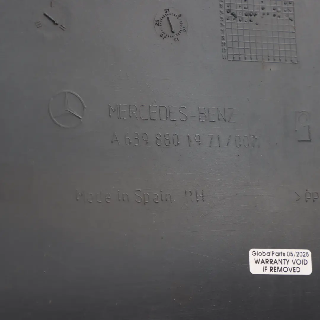 Mercedes Vito W639 Parachoques trasero Derecho Esquina Carbono Negro 040 - SKU A6398801971-CBL - Número de pieza A6398801971