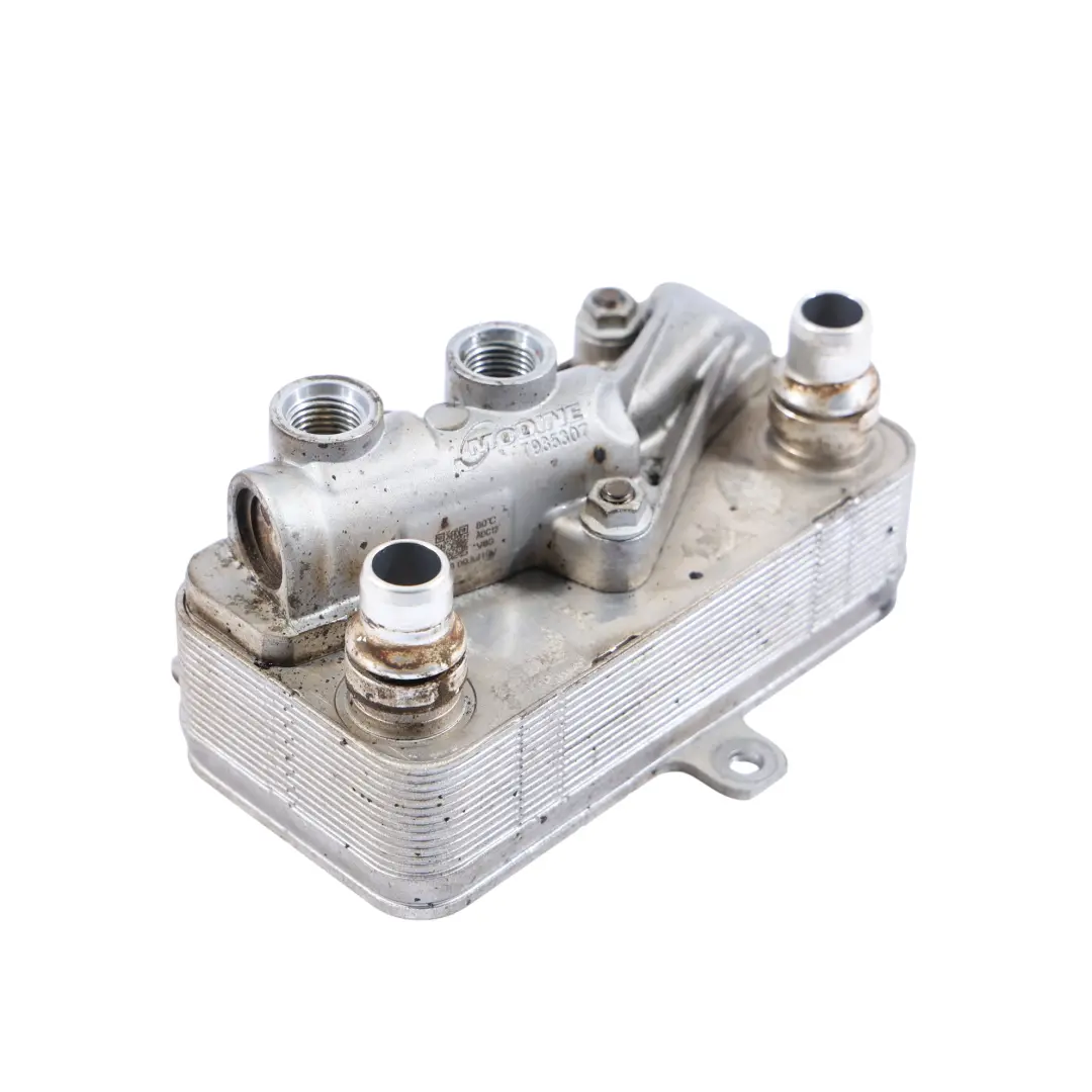 W907 OM654 Enfriador De Aceite Del Motor Diesel para Mercedes con número de pieza A9075001500 Mercedes W907 OM654 Enfriador De Aceite Del Motor Diesel - SKU A9075001500 - Número de pieza A9075001500