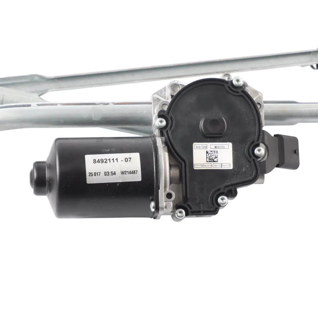 Front Windscreen Wiper Washer Glass Motor Linkage to BMW U06 with Part number 8492111 BMW U06 Front Windscreen Wiper Washer Glass Motor Linkage - SKU RHD-8492111 - Part number 8492111