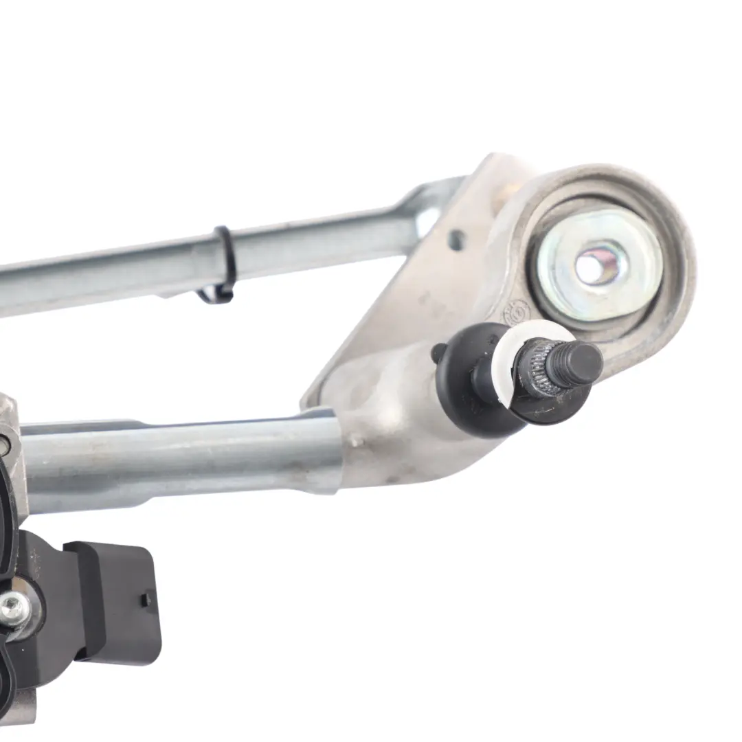 Front Windscreen Wiper Washer Glass Motor Linkage to BMW U06 with Part number 8492111 BMW U06 Front Windscreen Wiper Washer Glass Motor Linkage - SKU RHD-8492111 - Part number 8492111