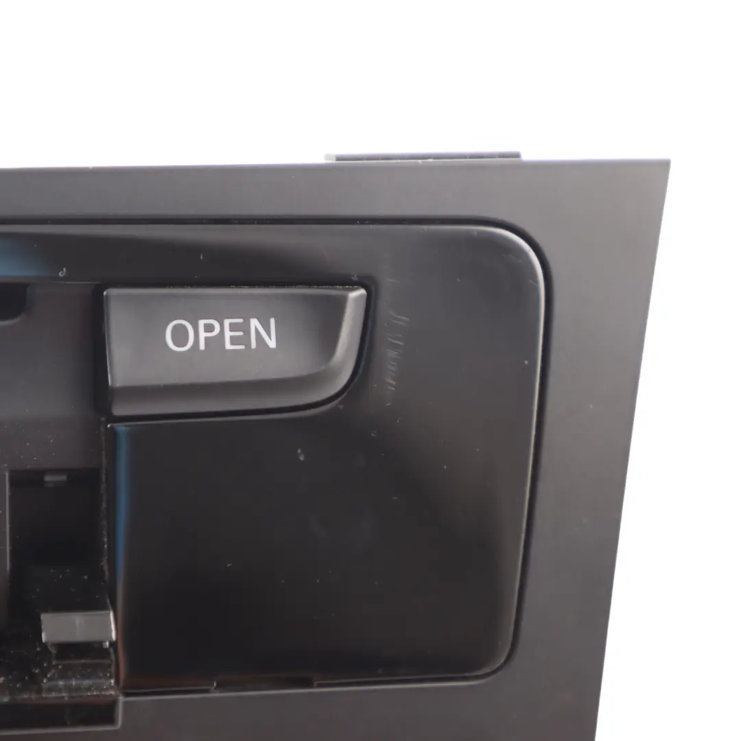 Multimedia Sat Nav MMI 3G Radio Player Unit Harman to Audi A5 8T with Part number 8R2035666 Audi A5 8T Multimedia Sat Nav MMI 3G Radio Player Unit Harman - SKU RHD-8R2035666 - Part number 8R2035666