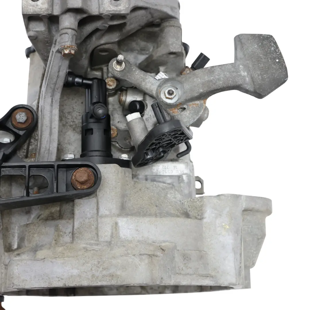 CLHA Skrzynia Biegów Manualna MLU 6-Biegowa do Audi A3 8V 1.6 TDI o numerze 02S300048 Audi A3 8V 1.6 TDI CLHA Skrzynia Biegów Manualna MLU 6-Biegowa - SKU 02S300048-1 - Numer Części 02S300048