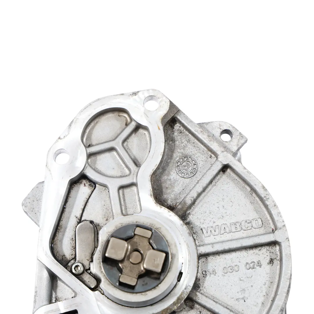 Vacuum Pump Audi A4 B8 A5 8T TT 8J VW Passat B7 2.0 TDI Diesel to with Part number 03L145100B Vacuum Pump Audi A4 B8 A5 8T TT 8J VW Passat B7 2.0 TDI Diesel - SKU 03L145100B - Part number 03L145100B