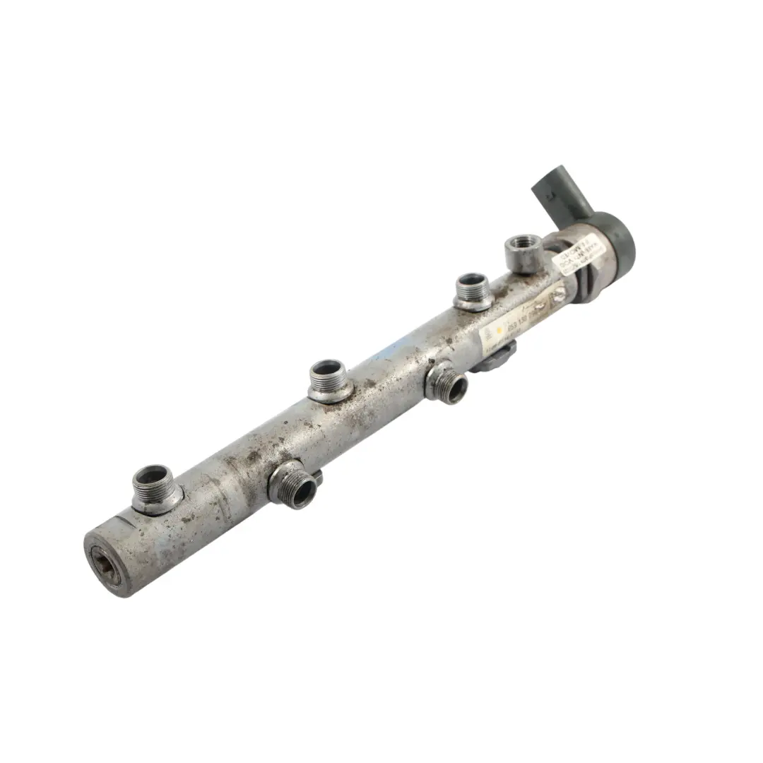 Audi A4 B7 2.7 TDI BPP Tubo De Distribución Alta Presión Fuel Rail 059130090AP - SKU 059130090P - Número de pieza 059130090P