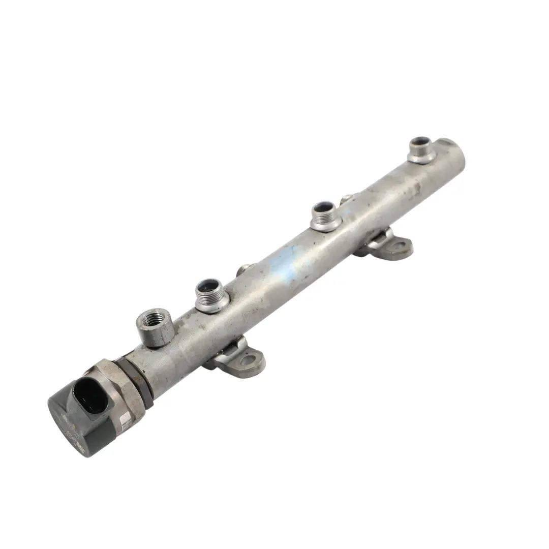 BPP Tubo De Distribución Alta Presión Fuel Rail 059130090AP para Audi A4 B7 2.7 TDI con número de pieza 059130090P Audi A4 B7 2.7 TDI BPP Tubo De Distribución Alta Presión Fuel Rail 059130090AP - SKU 059130090P - Número de pieza 059130090P