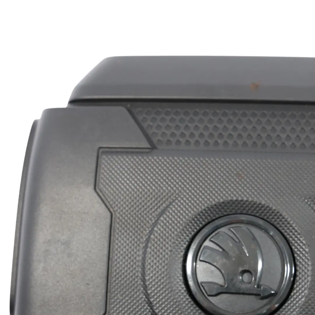 CHHB Petrol Engine Cover Trim Panel to Skoda Octavia VR 2.0 TSI with Part number 06K103925J Skoda Octavia VR 2.0 TSI CHHB Petrol Engine Cover Trim Panel - SKU 06K103925J - Part number 06K103925J