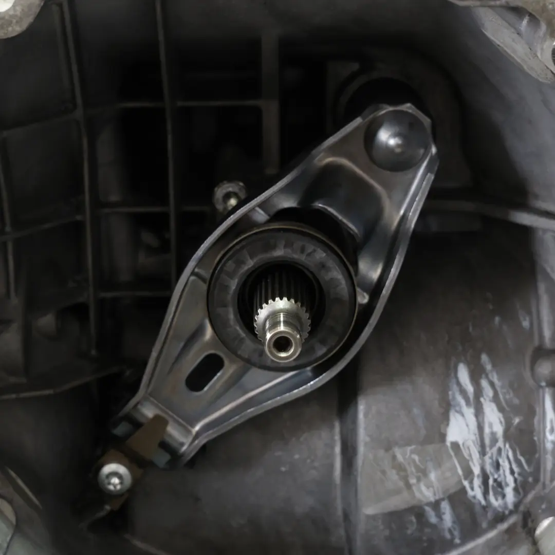 Audi S4 B7 4.2 V8 BBK Quattro Cambio Manuale 6 Velocità JMF GARANZIA - SKU 0A3300040M - Numero di parte 0A3300040M