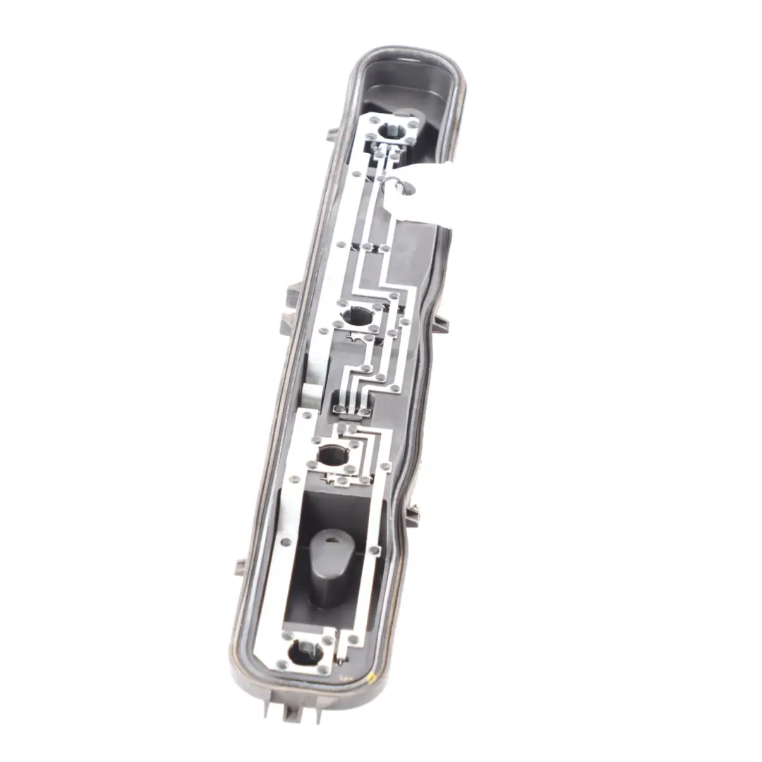 TTG Luz Trasera Izquierda Portalámparas BK31-13N099-AB para Ford Transit con número de pieza 1829123 Ford Transit TTG Luz Trasera Izquierda Portalámparas BK31-13N099-AB - SKU 1829123 - Número de pieza 1829123