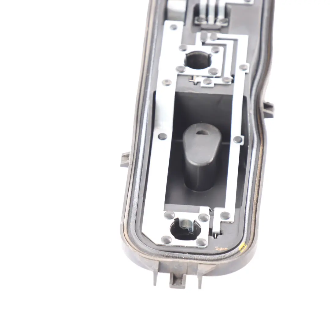 Ford Transit TTG Luz Trasera Izquierda Portalámparas BK31-13N099-AB - SKU 1829123 - Número de pieza 1829123