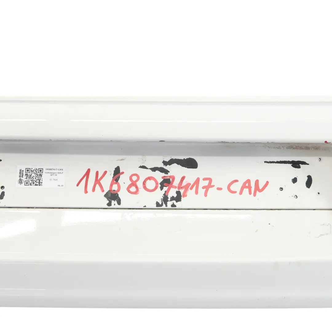 Mk5 Bumper Rear Trim Panel Cover Candy White - B9A to Volkswagen VW Golf with Part number 1K6807417 Volkswagen VW Golf Mk5 Bumper Rear Trim Panel Cover Candy White - B9A - SKU 1K6807417-CAN - Part number 1K6807417