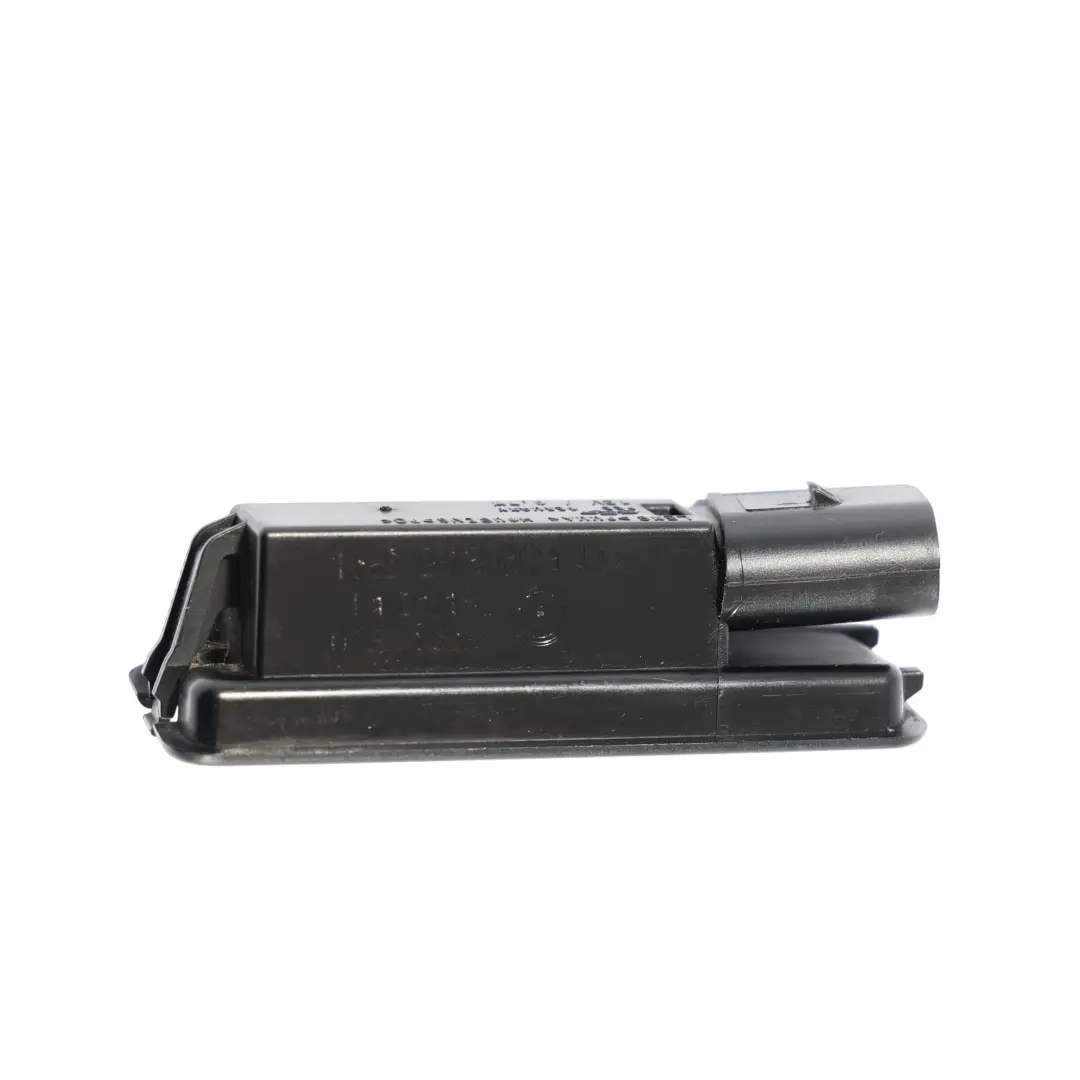 Volkswagen Golf Mk7 Lampa Oświetlenie Tablicy Rejestracyjnej Tył - SKU 1K8943021D - Numer Części 1K8943021D