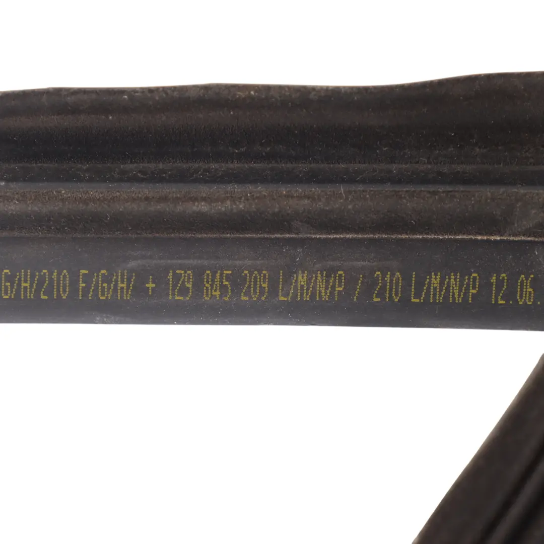 Skoda Octavia II 1Z Rear Door Window Glass Seal Gasket Right O/S AS2 - SKU 1Z5845210 - Part number 1Z5845210