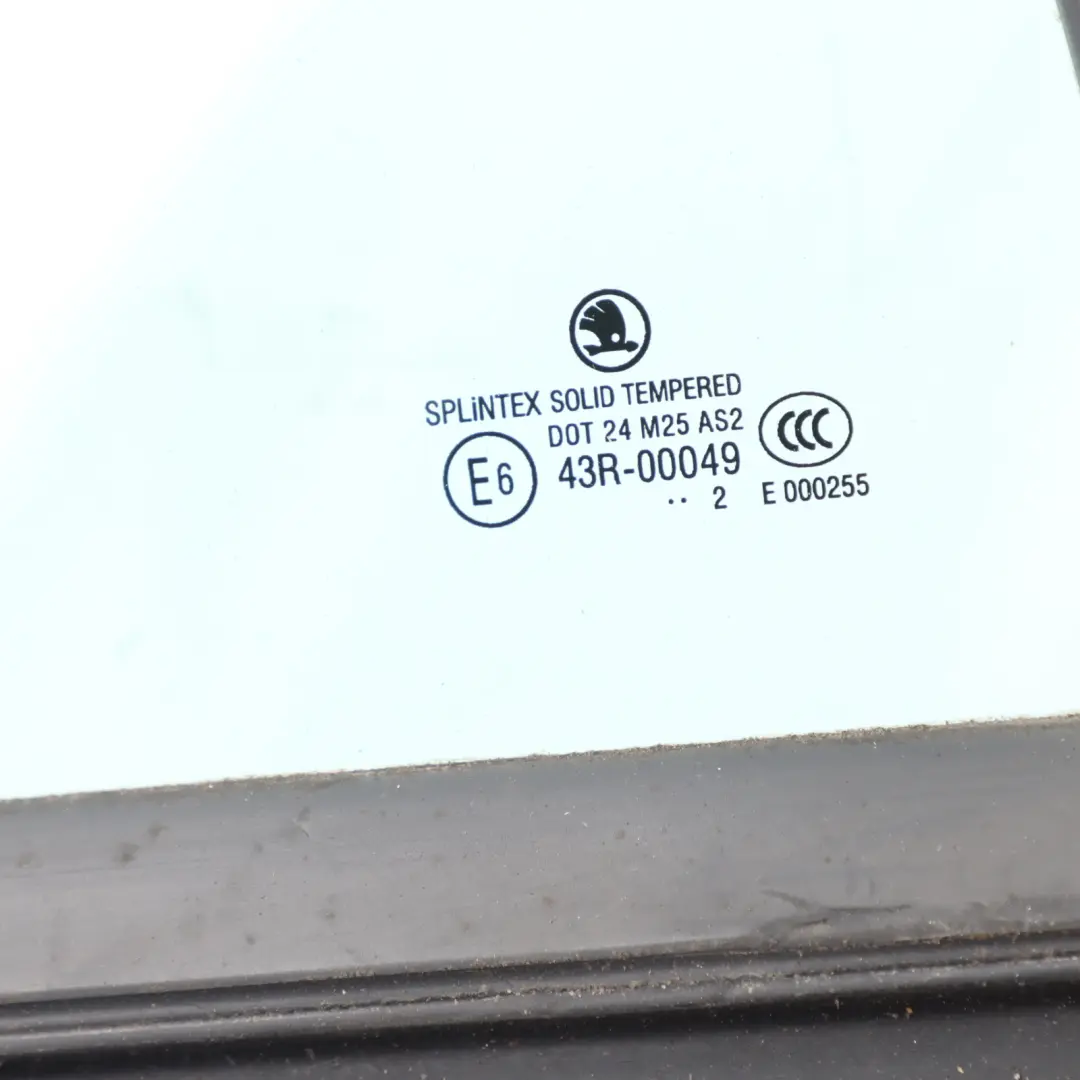 1Z Rear Door Window Glass Seal Gasket Right O/S AS2 to Skoda Octavia II with Part number 1Z5845210 Skoda Octavia II 1Z Rear Door Window Glass Seal Gasket Right O/S AS2 - SKU 1Z5845210 - Part number 1Z5845210