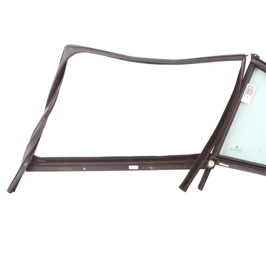 1Z Rear Door Window Glass Seal Gasket Right O/S AS2 to Skoda Octavia II with Part number 1Z5845210 Skoda Octavia II 1Z Rear Door Window Glass Seal Gasket Right O/S AS2 - SKU 1Z5845210 - Part number 1Z5845210