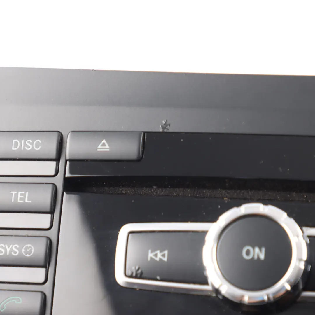 Mercedes W204 S204 Radioodtwarzacz Sat Nav Odtwarzacz CD - SKU A2049003509 - Numer Części 2049003509