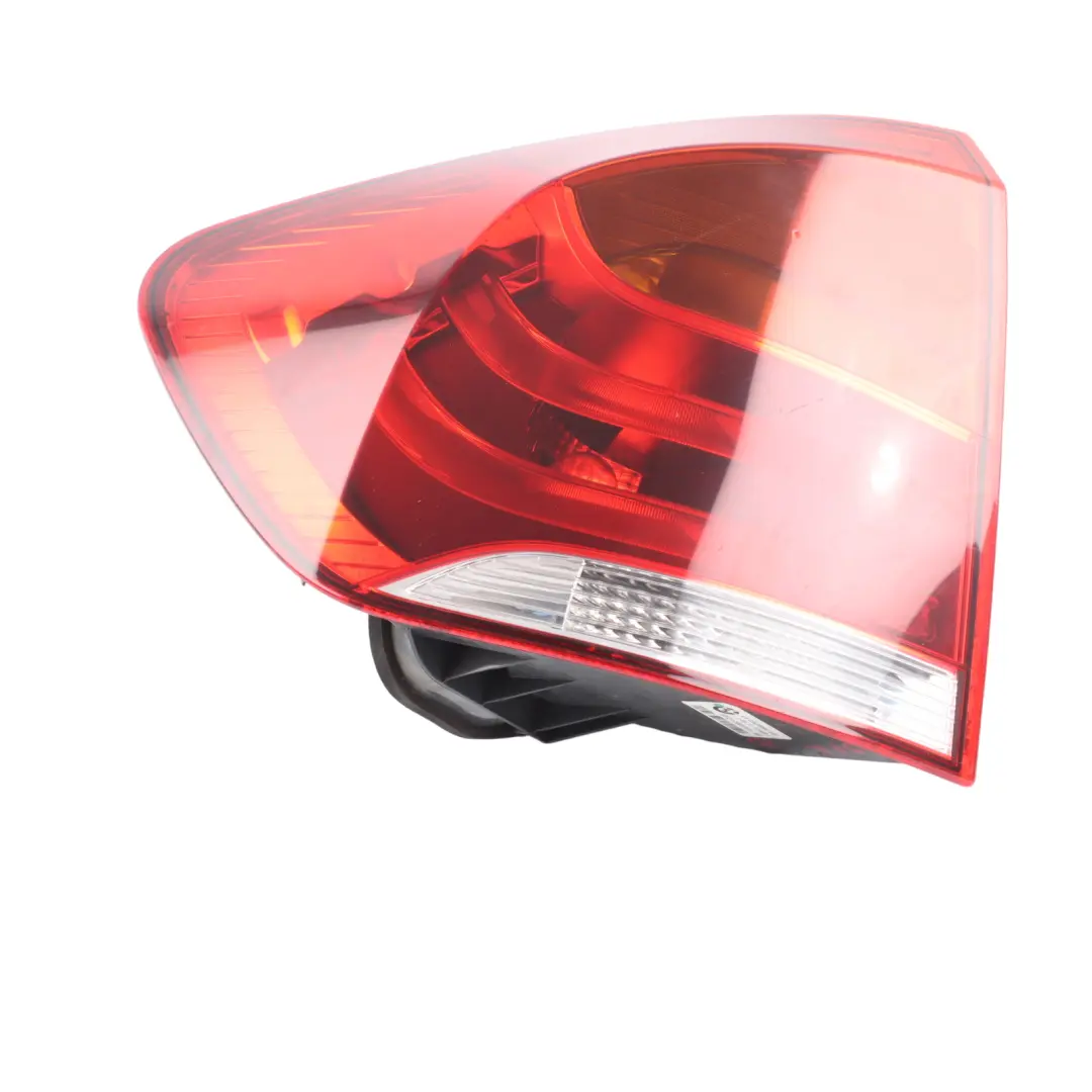 Luz Trasera En El Panel Lateral Izquierdo para BMW X1 E84 con número de pieza 2990109 BMW X1 E84 Luz Trasera En El Panel Lateral Izquierdo - SKU 2990109-2 - Número de pieza 2990109