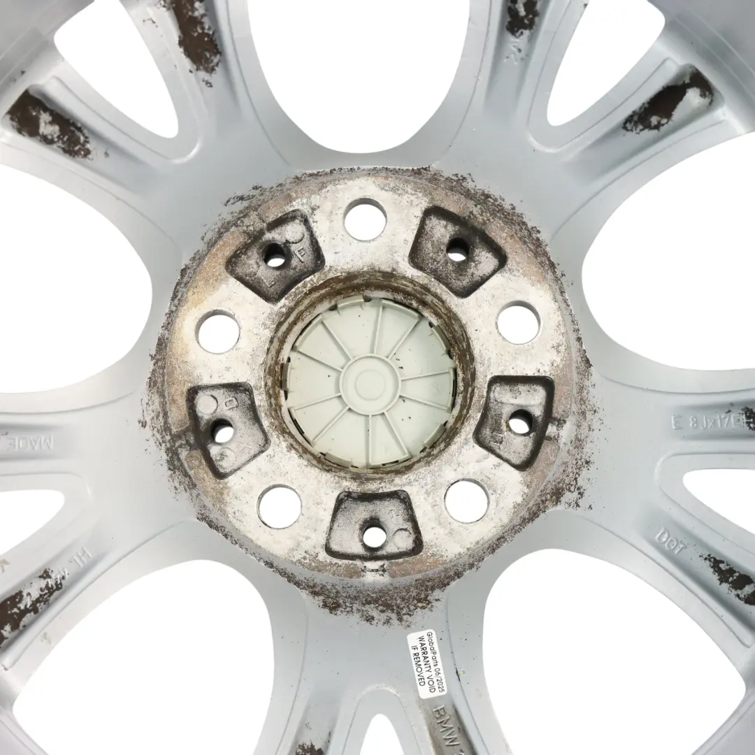 Cerchio in lega argento 17" razze a V 279 8J ET:46 per BMW X3 E83 con numero di parte 3451879 BMW X3 E83 Cerchio in lega argento 17" razze a V 279 8J ET:46 - SKU 3451879-1 - Numero di parte 3451879