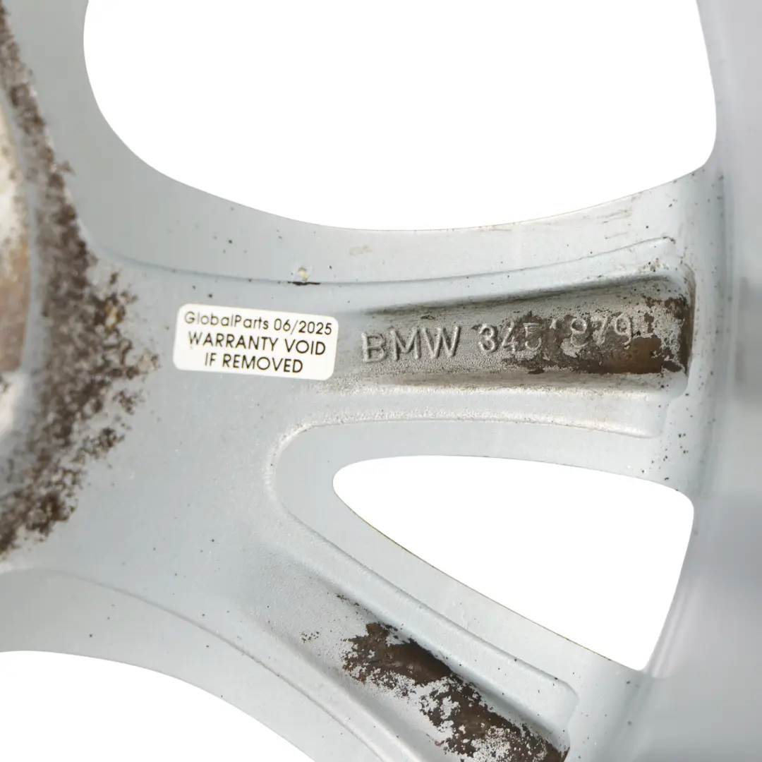 Silberne Leichtmetall felge 17" V-Speiche 279 8J ET:46 für BMW X3 E83 mit Teilenummer 3451879 BMW X3 E83 Silberne Leichtmetall felge 17" V-Speiche 279 8J ET:46 - SKU 3451879-1 - Teilenummer 3451879