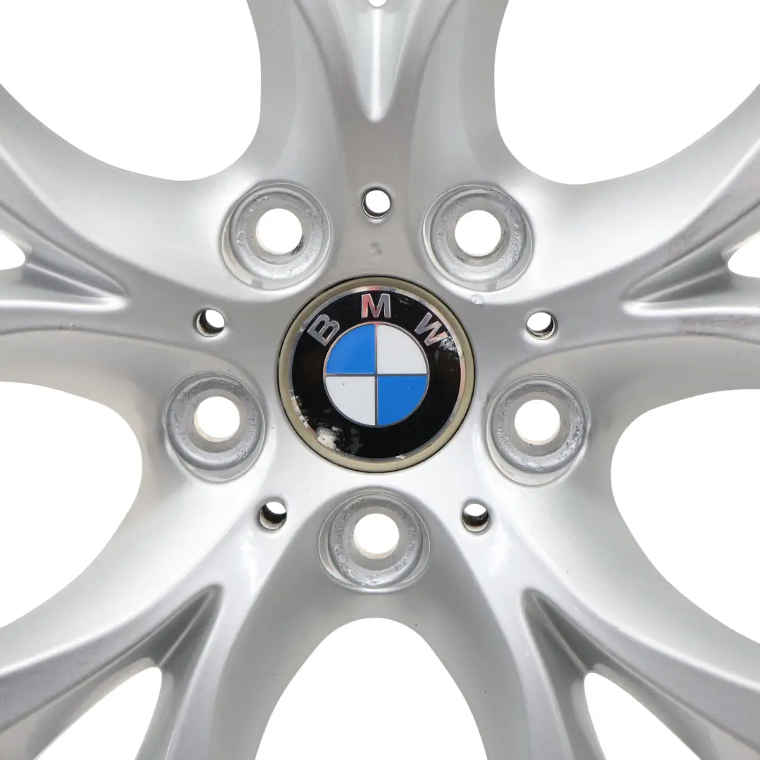 Srebrna Felga Aluminiowa 17" 8J ET:46 do BMW X3 E83 o numerze 3451879 BMW X3 E83 Srebrna Felga Aluminiowa 17" 8J ET:46 - SKU 3451879-1 - Numer Części 3451879