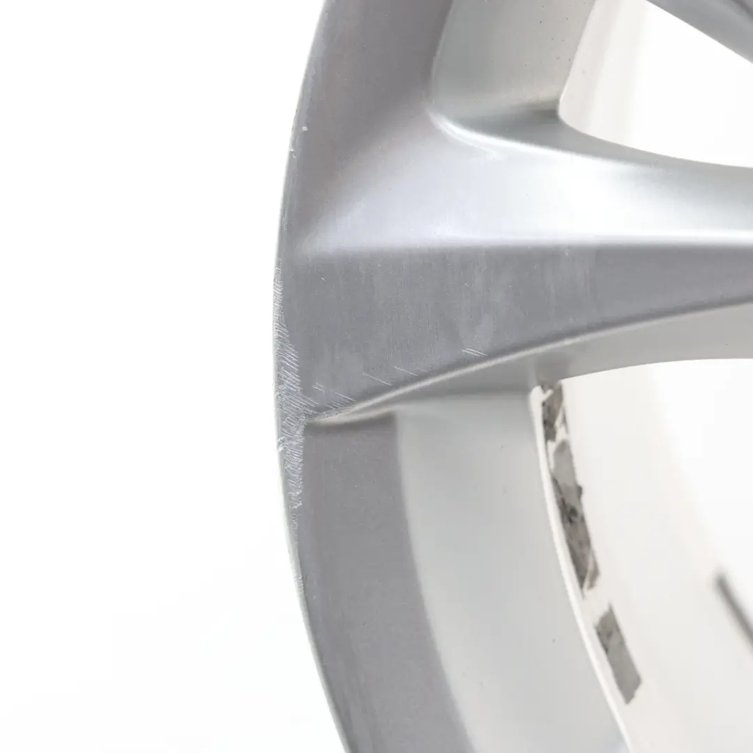 Cerchio in lega argento 17" razze a V 279 8J ET:46 per BMW X3 E83 con numero di parte 3451879 BMW X3 E83 Cerchio in lega argento 17" razze a V 279 8J ET:46 - SKU 3451879-1 - Numero di parte 3451879