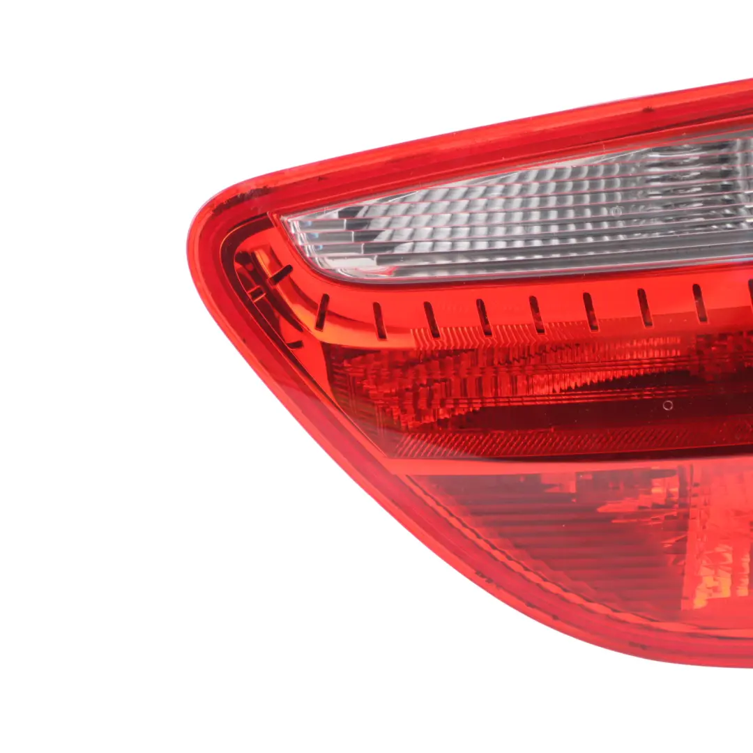 Combi Rear Inner Trunk Boot Right O/S Tailgate Lamp LED to Seat Exeo ST with Part number 3R9945094 Seat Exeo ST Combi Rear Inner Trunk Boot Right O/S Tailgate Lamp LED - SKU 3R9945094 - Part number 3R9945094