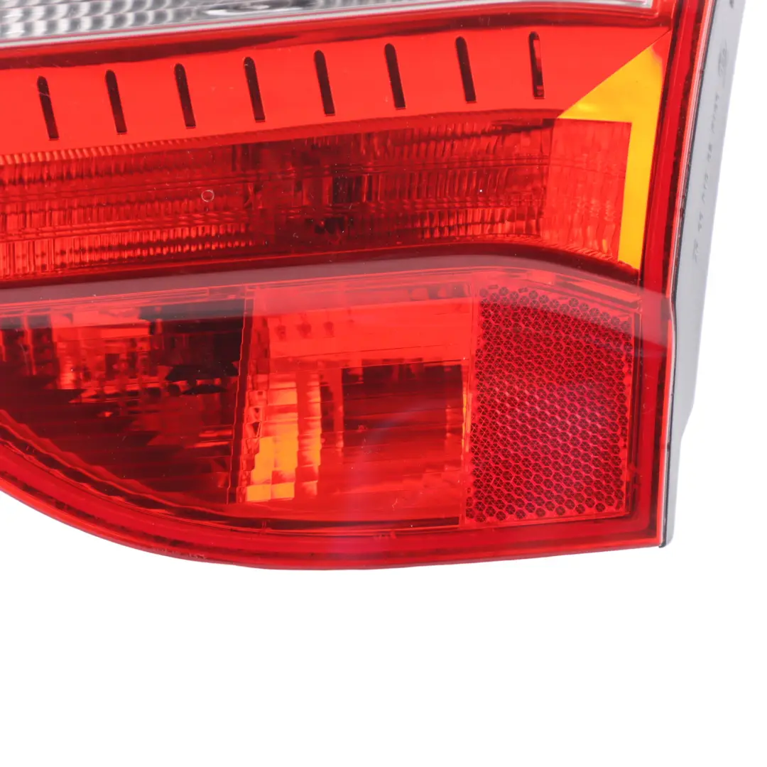 Combi Rear Inner Trunk Boot Right O/S Tailgate Lamp LED to Seat Exeo ST with Part number 3R9945094 Seat Exeo ST Combi Rear Inner Trunk Boot Right O/S Tailgate Lamp LED - SKU 3R9945094 - Part number 3R9945094