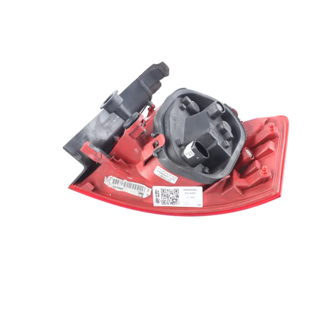 Seat Exeo Lampa Tylna Klapy Prawa - SKU 3R9945095A - Numer Części 3R9945095A