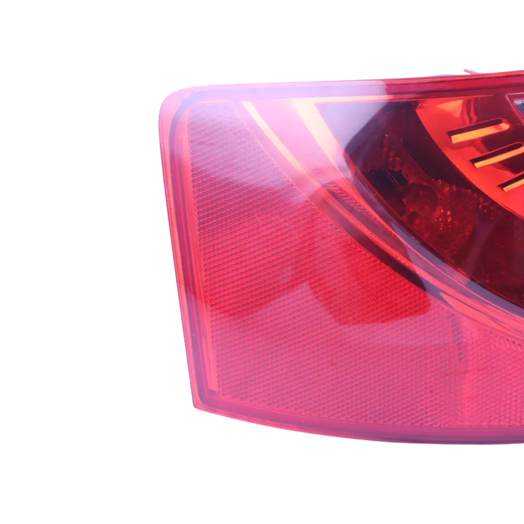 Seat Exeo Lampa Tylna Klapy Prawa - SKU 3R9945095A - Numer Części 3R9945095A