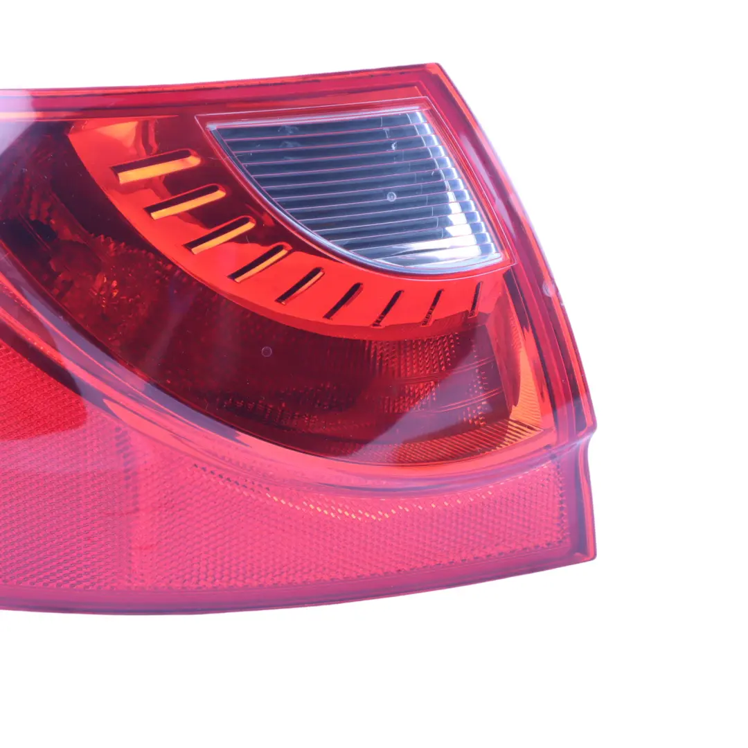 Feu Lampe Hayon Arrière Droit pour Seat Exeo à propos du numéro de pièce 3R9945095A Seat Exeo Feu Lampe Hayon Arrière Droit - SKU 3R9945095A - Numéro de pièce 3R9945095A