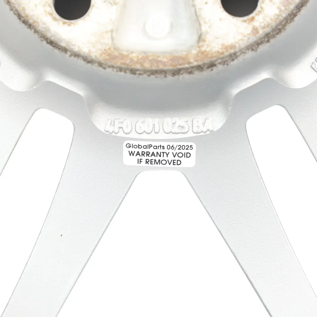 Jante argentée alliage 19" 8,5J ET:48 Le Mans 4F0601025BA pour Audi A6 C6 à propos du numéro de pièce 4F06010258A Audi A6 C6 Jante argentée alliage 19" 8,5J ET:48 Le Mans 4F0601025BA - SKU 4F0601025BA-1 - Numéro de pièce 4F06010258A