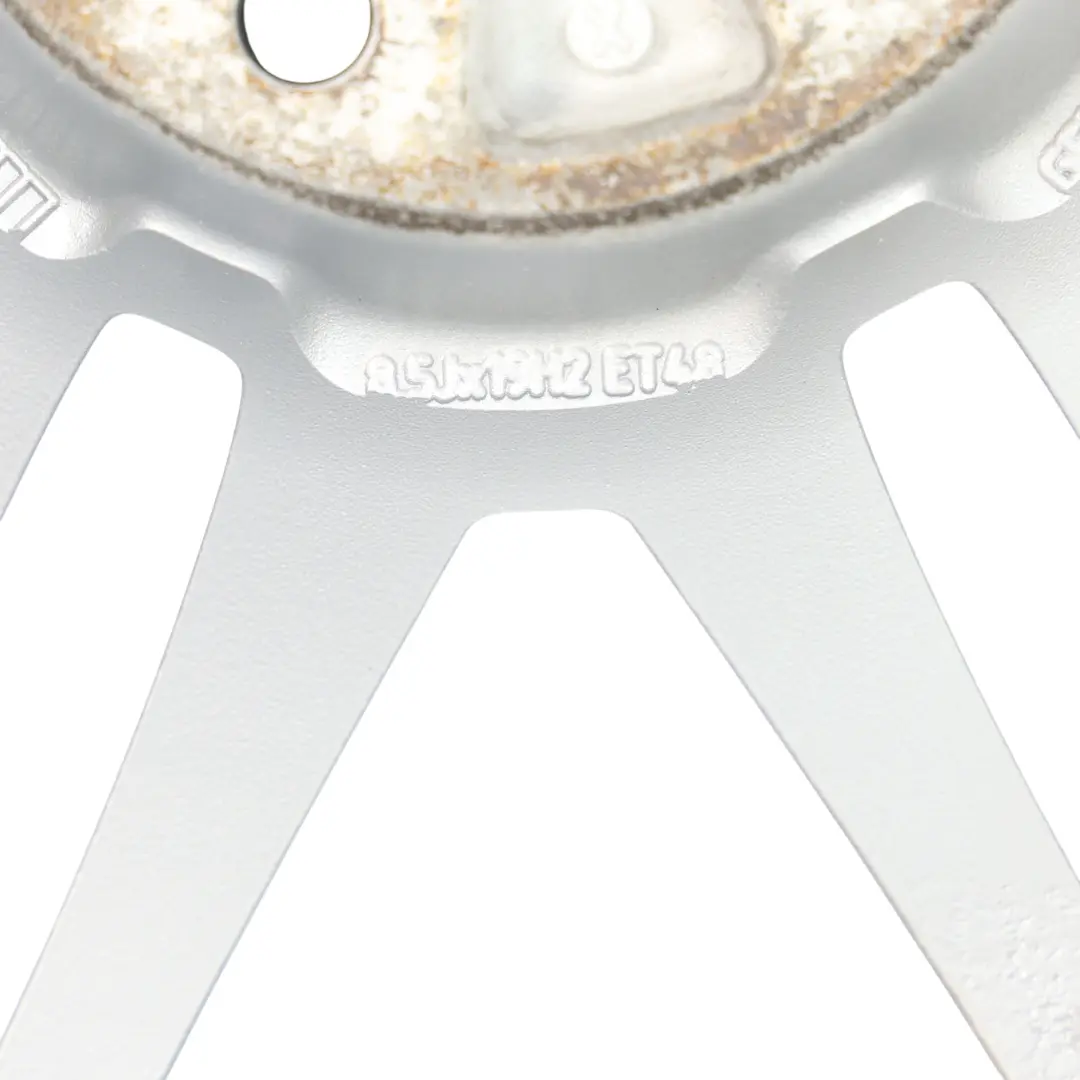 Silberne Alufelge 19" 8,5J ET:48 Doppelspeiche Le Mans 4F0601025BA für Audi A6 C6 mit Teilenummer 4F06010258A Audi A6 C6 Silberne Alufelge 19" 8,5J ET:48 Doppelspeiche Le Mans 4F0601025BA - SKU 4F0601025BA-1 - Teilenummer 4F06010258A