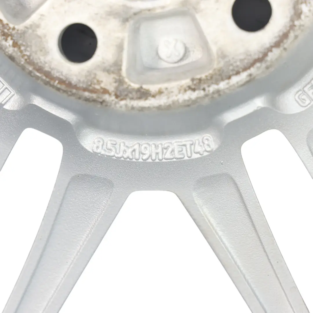 Jante Argentée Alliage 19" 8,5J ET:48 Twin Spoke Le Mans pour Audi A6 C6 à propos du numéro de pièce 4F0601025BA Audi A6 C6 Jante Argentée Alliage 19" 8,5J ET:48 Twin Spoke Le Mans - SKU 4F0601025BA-2 - Numéro de pièce 4F0601025BA