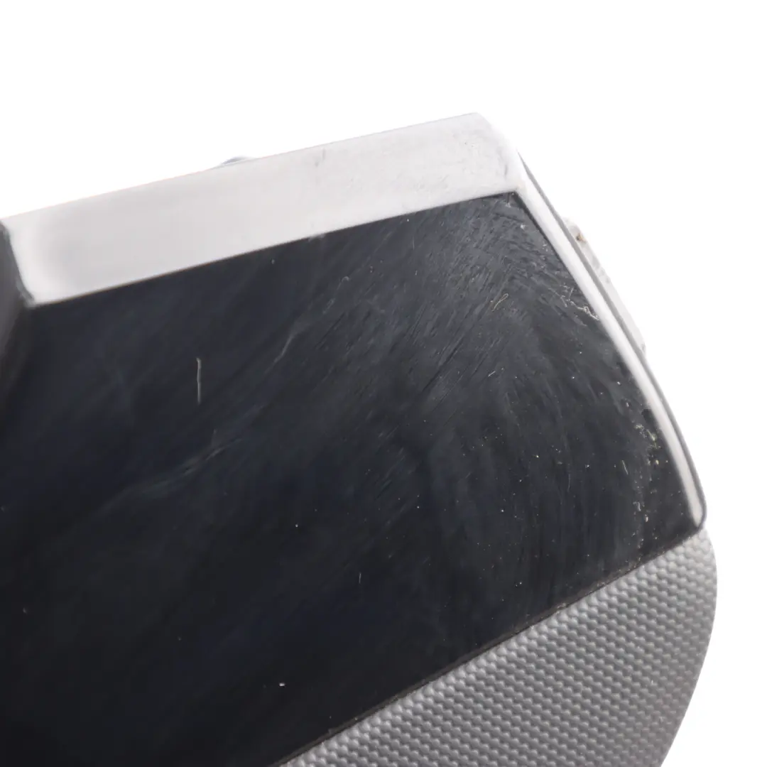 Panel Ramka Osłona Konsoli Środkowej Tunelu Czarna do BMW F40 o numerze 5A049E5 BMW F40 Panel Ramka Osłona Konsoli Środkowej Tunelu Czarna - SKU 5A049E5 - Numer Części 5A049E5