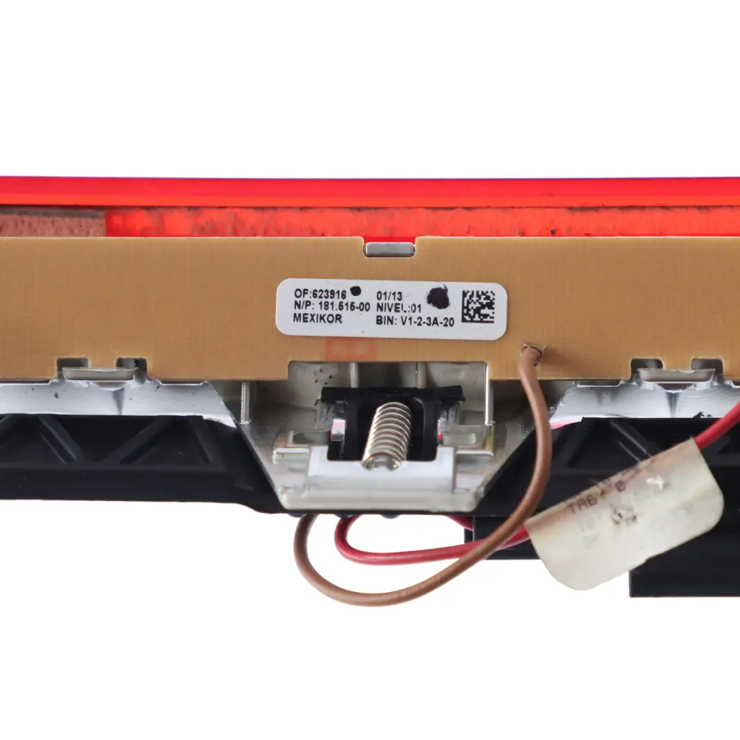 Portellone Posteriore Terza Luce Fanale Freno per Volkswagen New Beetle con numero di parte 5C5945097B Volkswagen New Beetle Portellone Posteriore Terza Luce Fanale Freno - SKU 5C5945097B - Numero di parte 5C5945097B