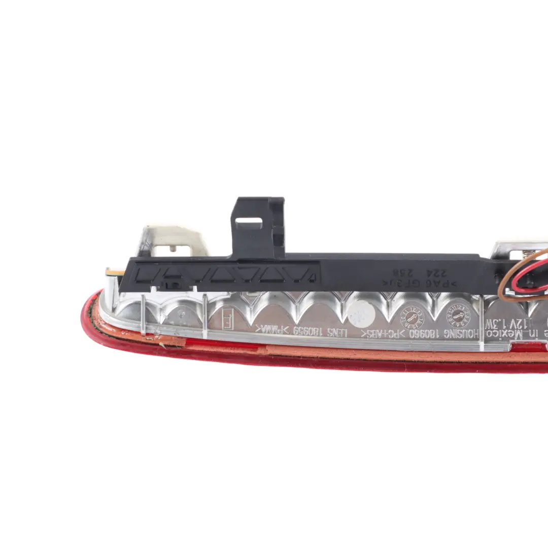 Portellone Posteriore Terza Luce Fanale Freno per Volkswagen New Beetle con numero di parte 5C5945097B Volkswagen New Beetle Portellone Posteriore Terza Luce Fanale Freno - SKU 5C5945097B - Numero di parte 5C5945097B