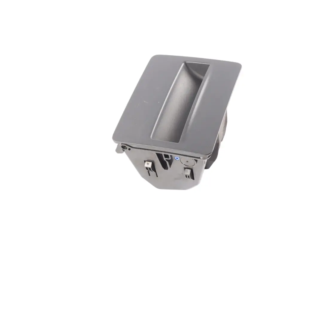 Cendrier Arrière Console Centrale Cendrier pour Skoda Octavia III à propos du numéro de pièce 5E0863284B Skoda Octavia III Cendrier Arrière Console Centrale Cendrier - SKU 5E0863284B - Numéro de pièce 5E0863284B