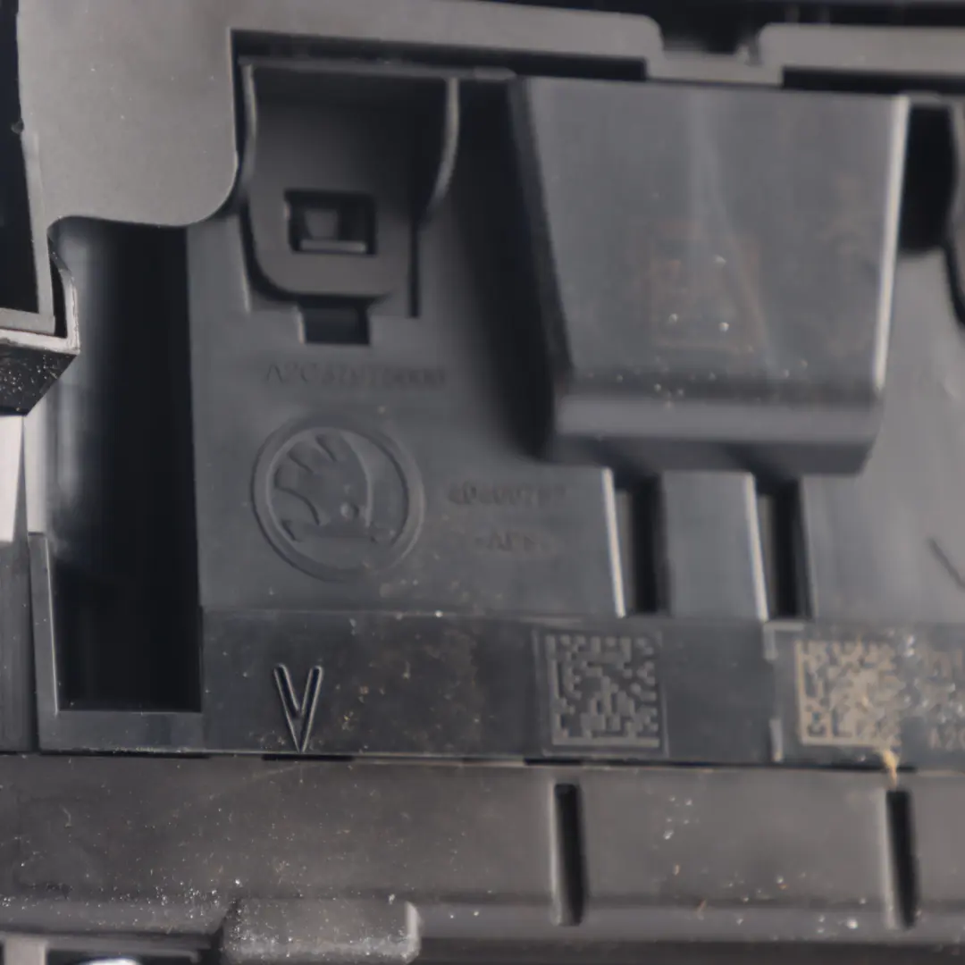 Instrument Cluster Speedometer Automatic Diesel to Skoda Octavia 5E with Part number 5E0920961C Skoda Octavia 5E Instrument Cluster Speedometer Automatic Diesel - SKU RHD-5E0920961C - Part number 5E0920961C