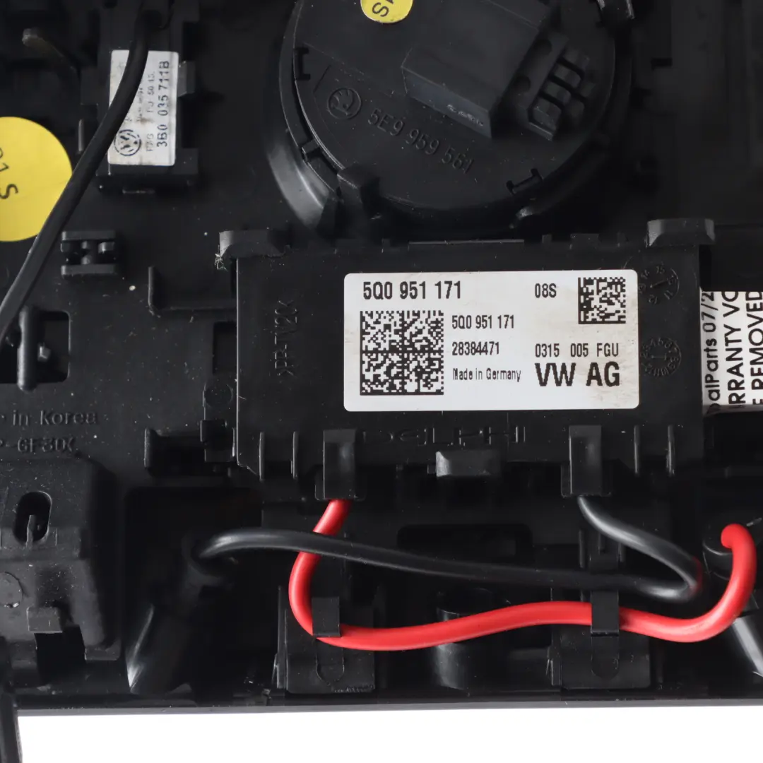 Skoda Octavia III 5E Cabin Sun Roof Reading Light Control Panel - SKU 5E0947105C - Part number 5E0947105C