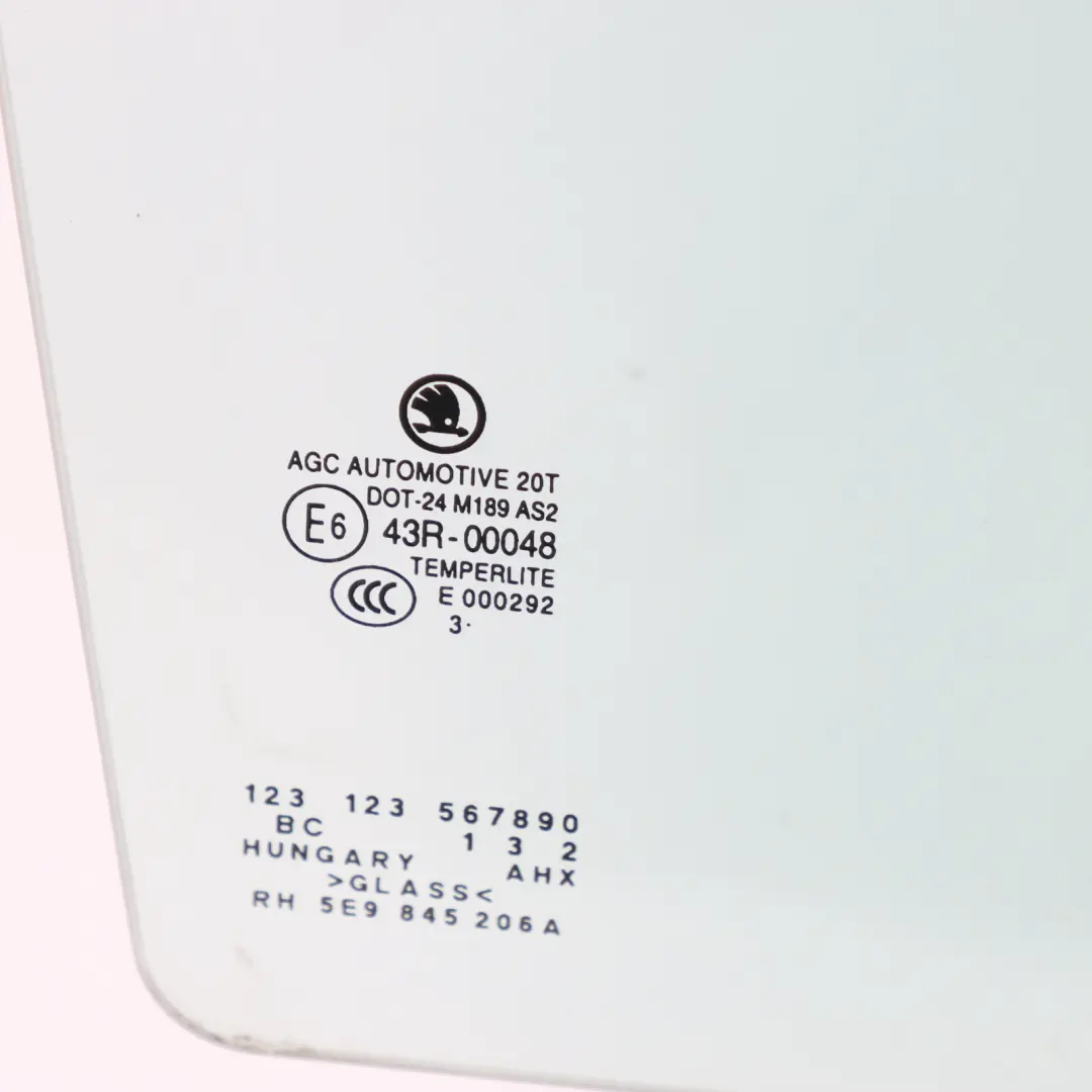 Vitre Fenêtre Porte Arrière Droite AS2 pour Skoda Octavia 5E à propos du numéro de pièce 5E9845206A Skoda Octavia 5E Vitre Fenêtre Porte Arrière Droite AS2 - SKU 5E9845206A - Numéro de pièce 5E9845206A
