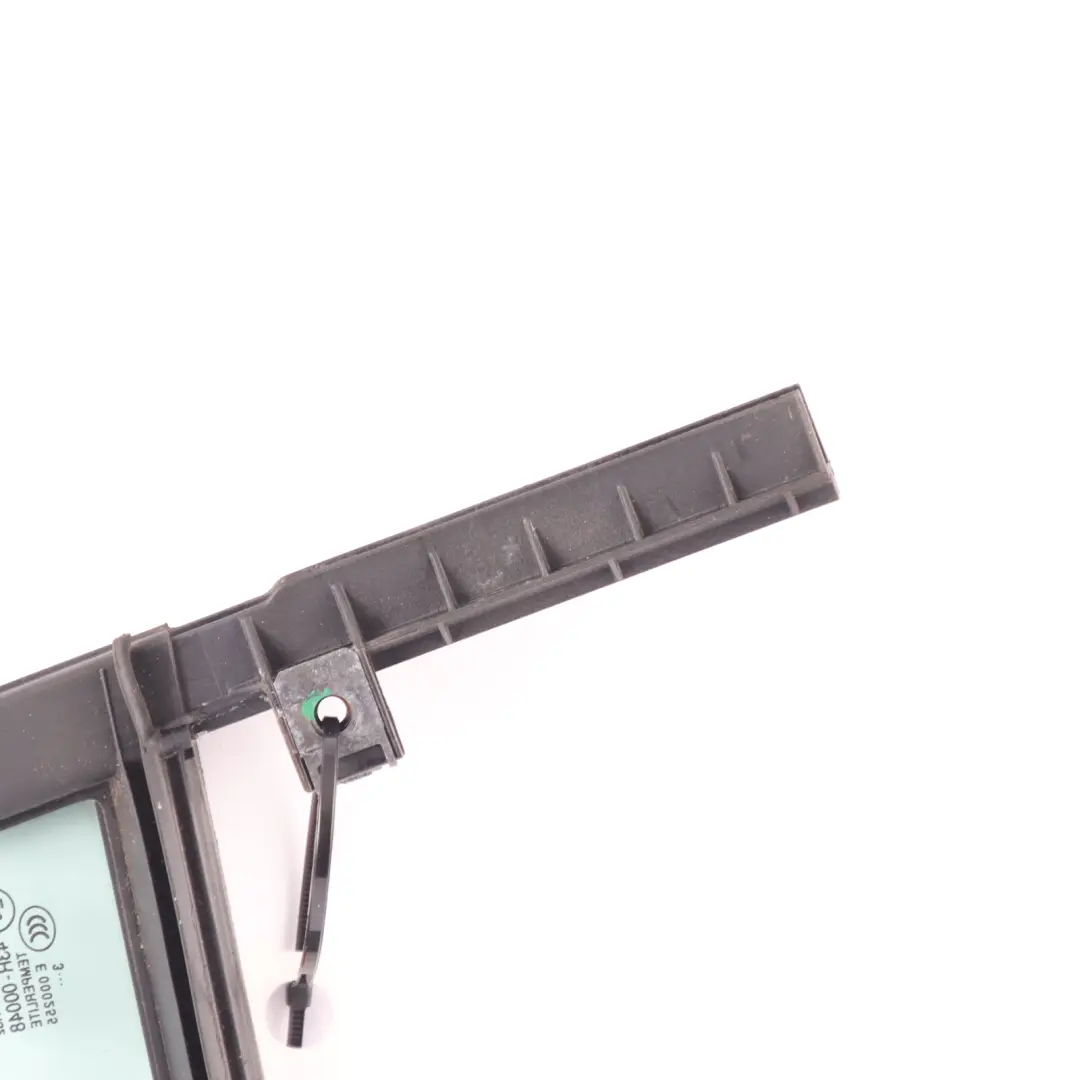 Vitre Fixe Porte Arrière Gauche AS2 5E9845213 pour Skoda Octavia 5E à propos du numéro de pièce 5E9845213K Skoda Octavia 5E Vitre Fixe Porte Arrière Gauche AS2 5E9845213 - SKU 5E9845213K - Numéro de pièce 5E9845213K