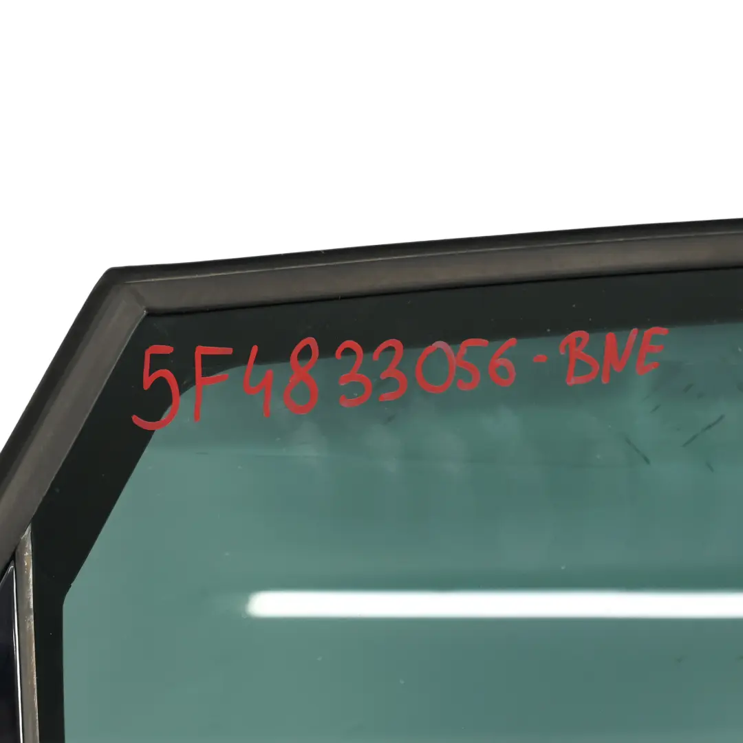 Mk3 Pannello Di Porta Posteriore Destro Nevada White Bianco - S9R per Seat Leon con numero di parte 5F4833056 Seat Leon Mk3 Pannello Di Porta Posteriore Destro Nevada White Bianco - S9R - SKU 5F4833056-BNE - Numero di parte 5F4833056